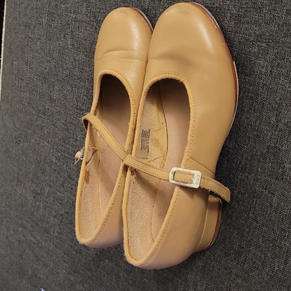 Bloch tan tap shoes sz 13.5 girls tan